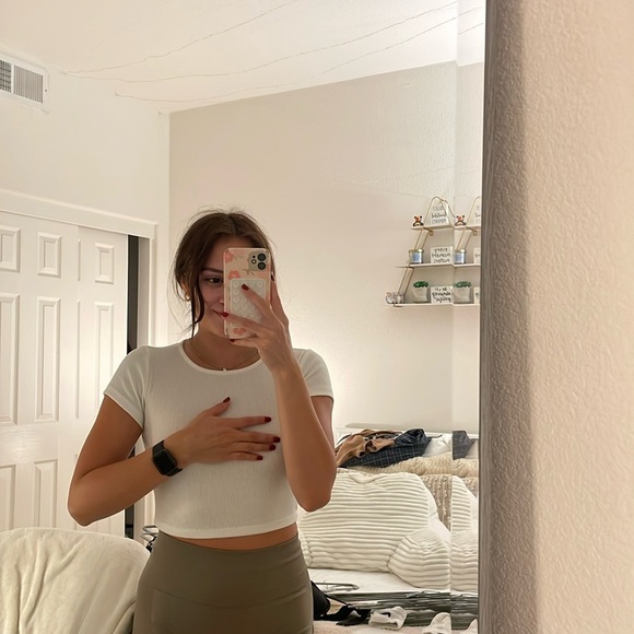 Princess Polly Top - Picture 1 of 3